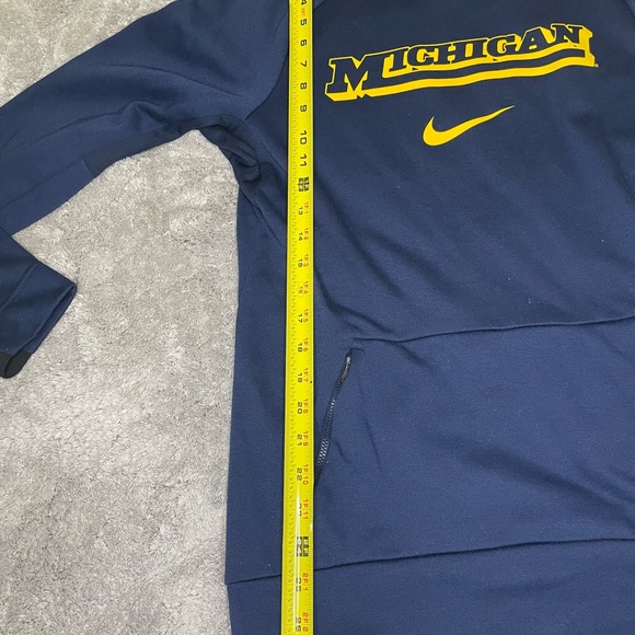 Mens Michigan Center Swoosh Nike Hoodie Size Small - Picture 8 of 12